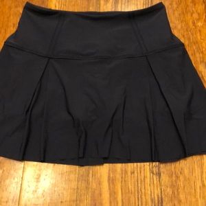 Lululemon Lost In Pace skirt. Navy!